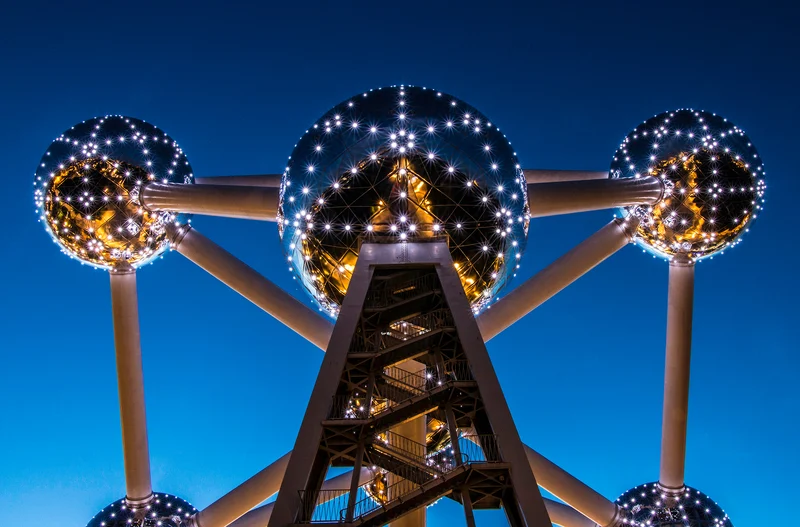 ferris wheel in symmetrical amusement park